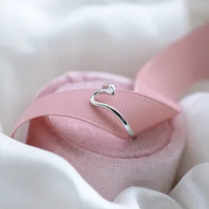 Minimalist gold wave ring WAVE