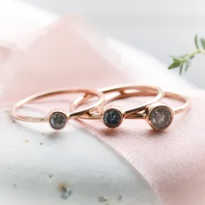 Minimalist engagement ring with salt and pepper diamond AINE Thumbnail