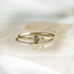 Minimalist engagement ring with salt and pepper diamond AINE Thumbnail