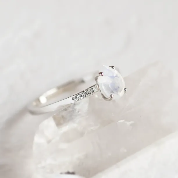 Gold ring with moonstone and diamonds ROXANE Image