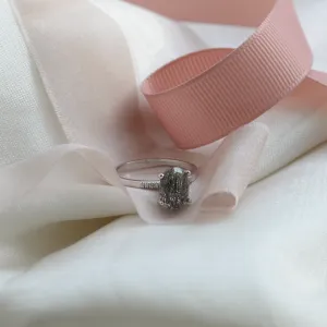 Minimalist ring with oval rutil quartz and diamonds ROXANE Thumbnail