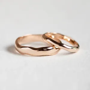 LUANA gold wedding rings with irregular hand-finished shapes