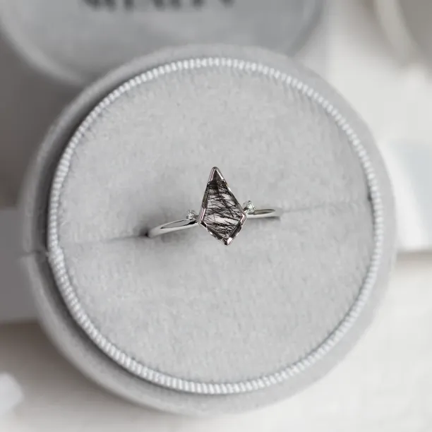Minimalist ring with rutil quartz and diamonds KIRA Image