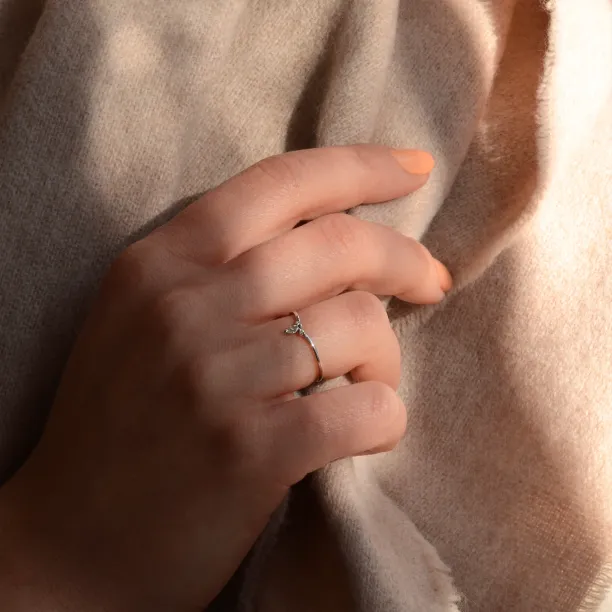 Minimalistický zlatý prsten s diamanty JANIS Image