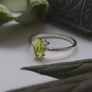 Gold ring with peridot BERTA Thumbnail