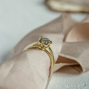 Gold ring with pear quartz OLLY Thumbnail