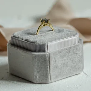 Gold ring with pear quartz OLLY Thumbnail