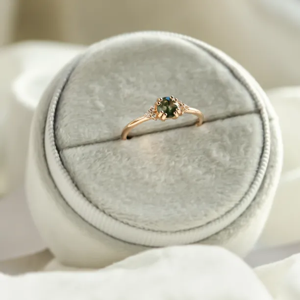 Noble gold ring with moss agate and diamonds MONNY Image