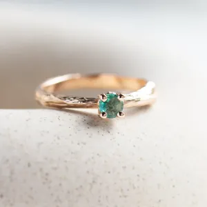 Gold ring with emerald DREM Thumbnail