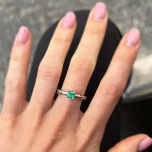 Gold ring with emerald DREM Thumbnail