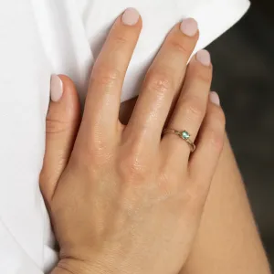 Gold ring with emerald DREM Thumbnail