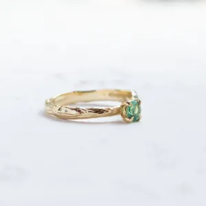 Gold ring with emerald DREM Thumbnail