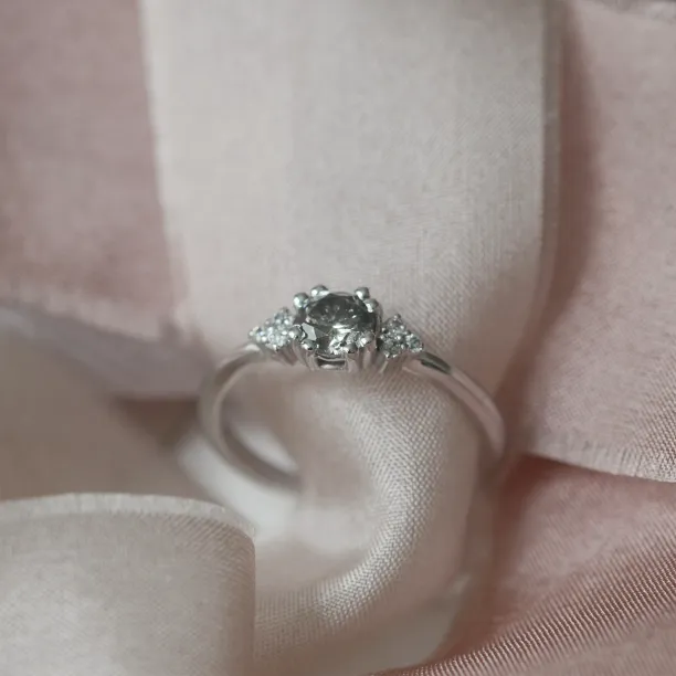Gold ring with salt and pepper diamond 0.5ct MONNY Image