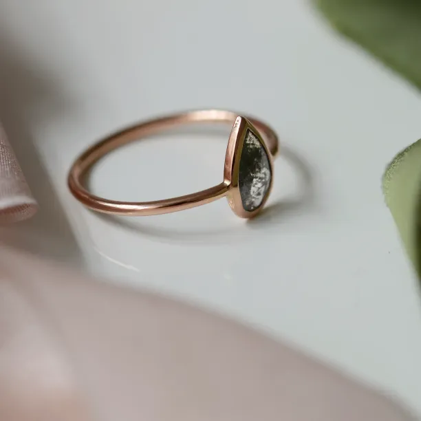 Minimalist gold ring with salt and pepper diamond REED Image