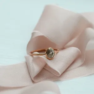 Gold ring with salt and pepper diamond HIKS