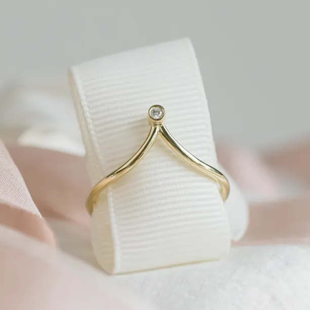 Minimalistický zlatý prsten s diamantem CAREN Image