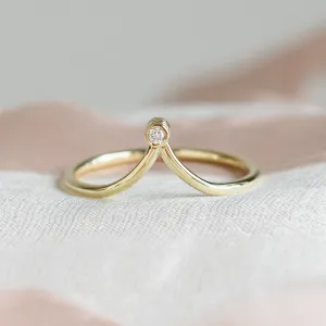 Minimalistický zlatý prsten s diamantem CAREN
