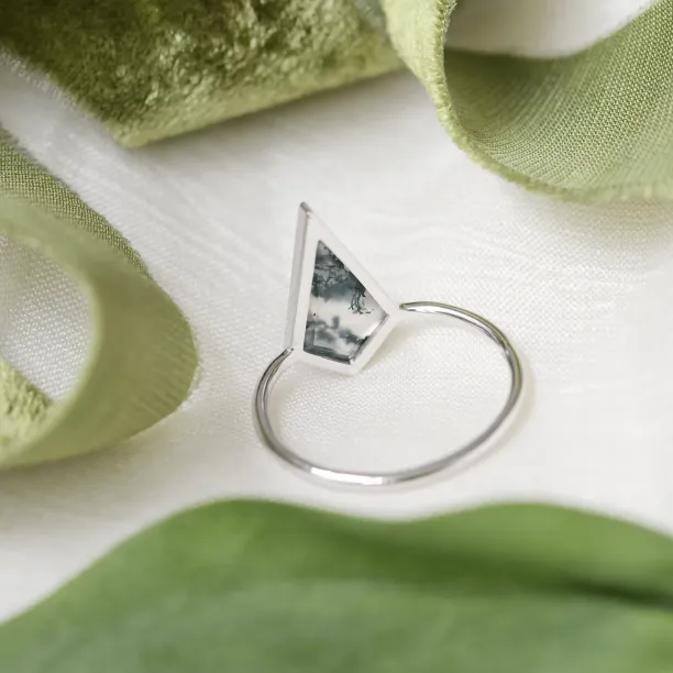 Gold ring with moss agate DANA Image