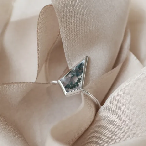 Gold ring with moss agate DANA Image