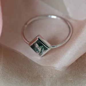Detail zlatého prstenu AUGUSTA s mechovým achátem