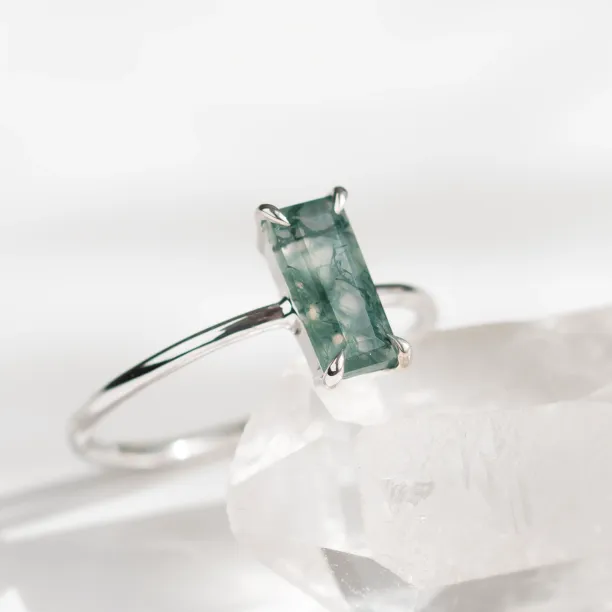 Gold ring with moss agate MOS Image