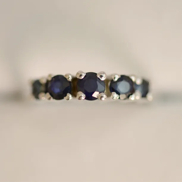 Gold ring with sapphires NIKKI Image