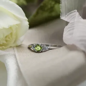 Gold ring with peridot and diamonds MONNY Thumbnail