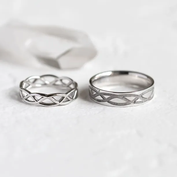 Matching wedding rings with ornament LESI Image