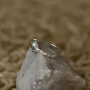 Gold ring with raw diamond GONI Thumbnail