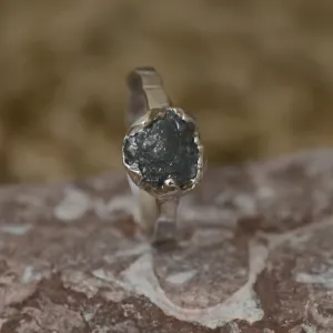 Gold ring with raw diamond GONI Thumbnail