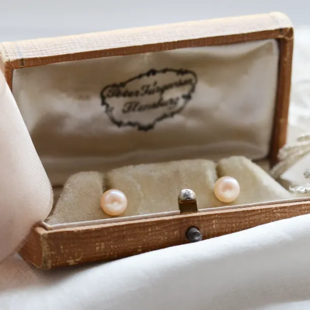 Stud peach pearl earrings QIANA Image