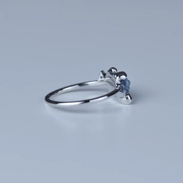 Gold ring with raw diamond TRACY Image