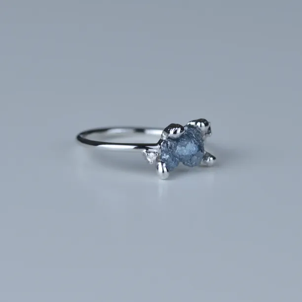 Gold ring with raw diamond TRACY Image