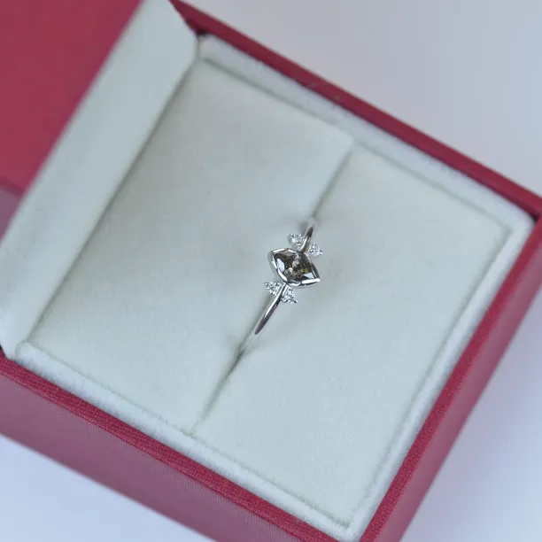 Gold ring with salt and pepper diamond 0.2ct SABI Image