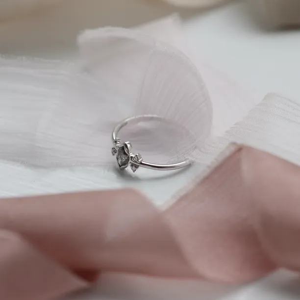 Gold ring with salt and pepper diamond 0.2ct SABI Image