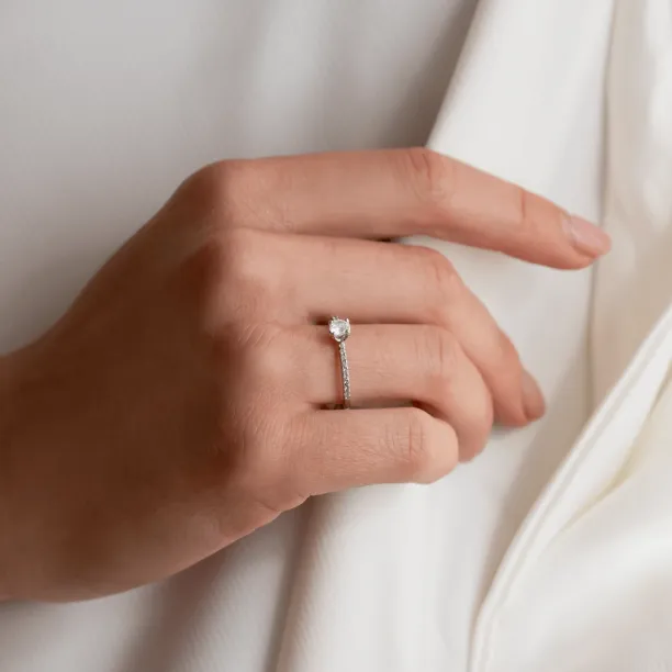  Platinový zásnubní prsten s diamanty 0.38ct KATVI Image