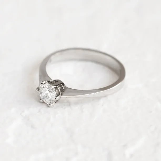 Platinum engagement ring with diamond 0.4ct FLORA Image
