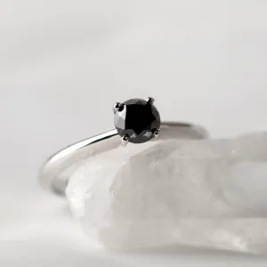 Platinový zásnubní prsten s černým diamantem FLORA Thumbnail