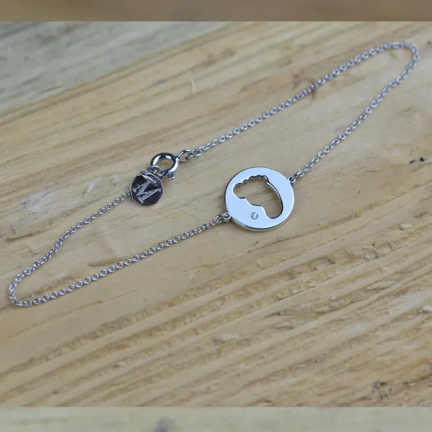 Stříbrný náramek ve tvaru dětské stopy ZOE s diamantem Image