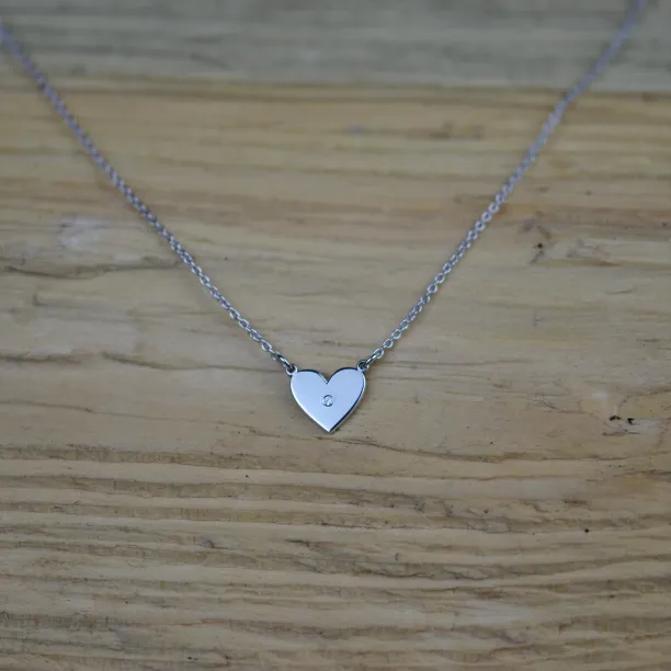 Stříbrný náhrdelník LILLIAN ve tvaru srdce s diamantem Image