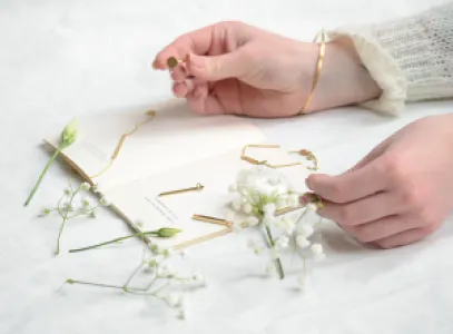 Golden minimalist necklace with engraving option ODDA Thumbnail