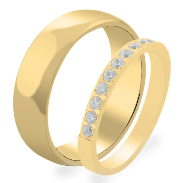 Šikmý pohled na snubní diamantové prsteny SVETE s dámským prstenem v eternity stylu