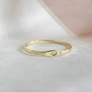 Minimalistický zlatý prsten s diamantem a gravírem VENI Thumbnail