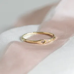 Minimalistický zlatý prsten s diamantem a gravírem VENI Thumbnail