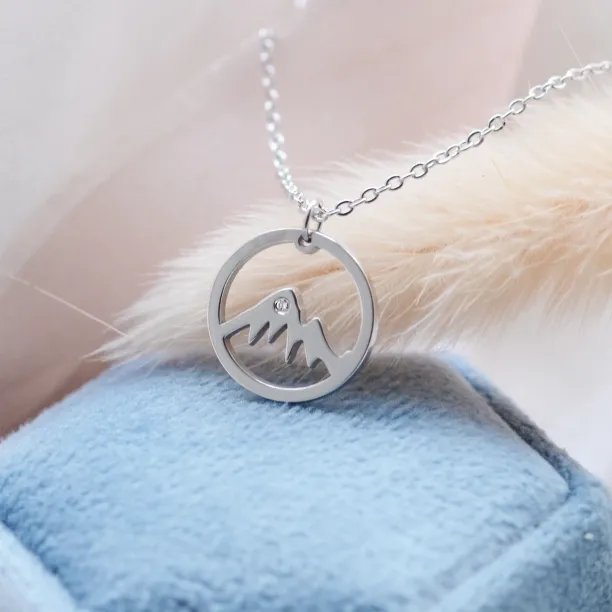 Silver diamond pendant - for the mountains enthusiasts MUNI Image