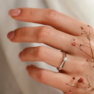 Zásnubní zlatý prsten s diamantem 0.25ct  LOVIN Thumbnail