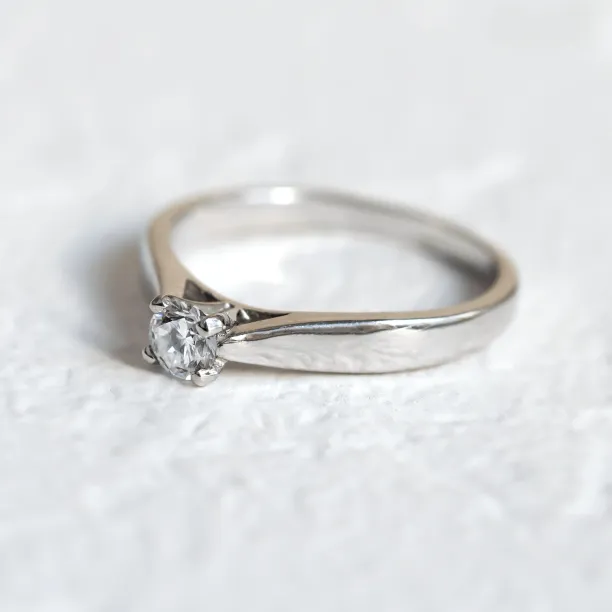 Zásnubní zlatý prsten s diamantem 0.25ct  LOVIN Image