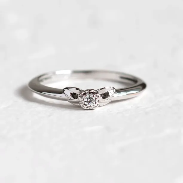 ROSNI gold diamond engagement ring Image