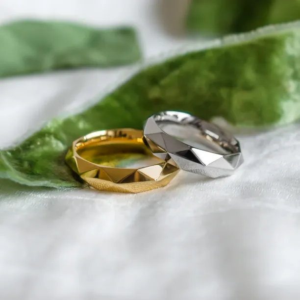 RIFA unordinary gold wedding rings Image