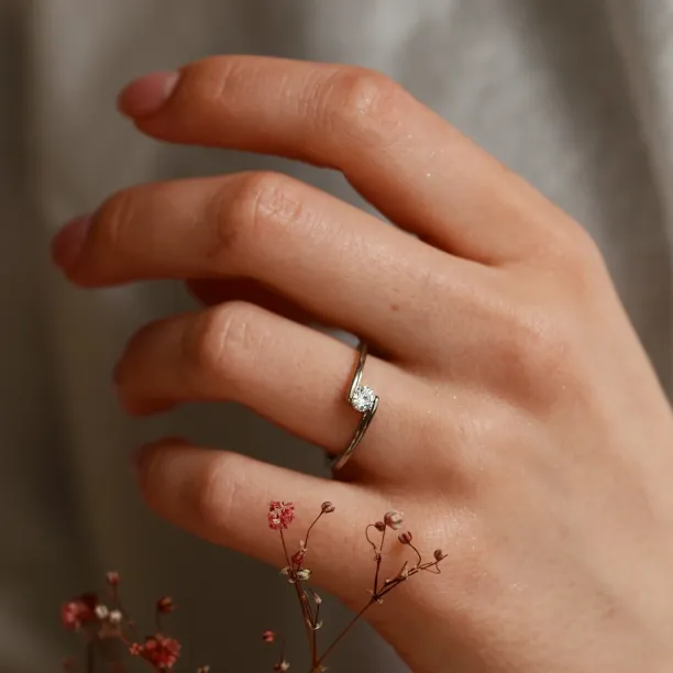Original engagement ring with diamond HELSE Image